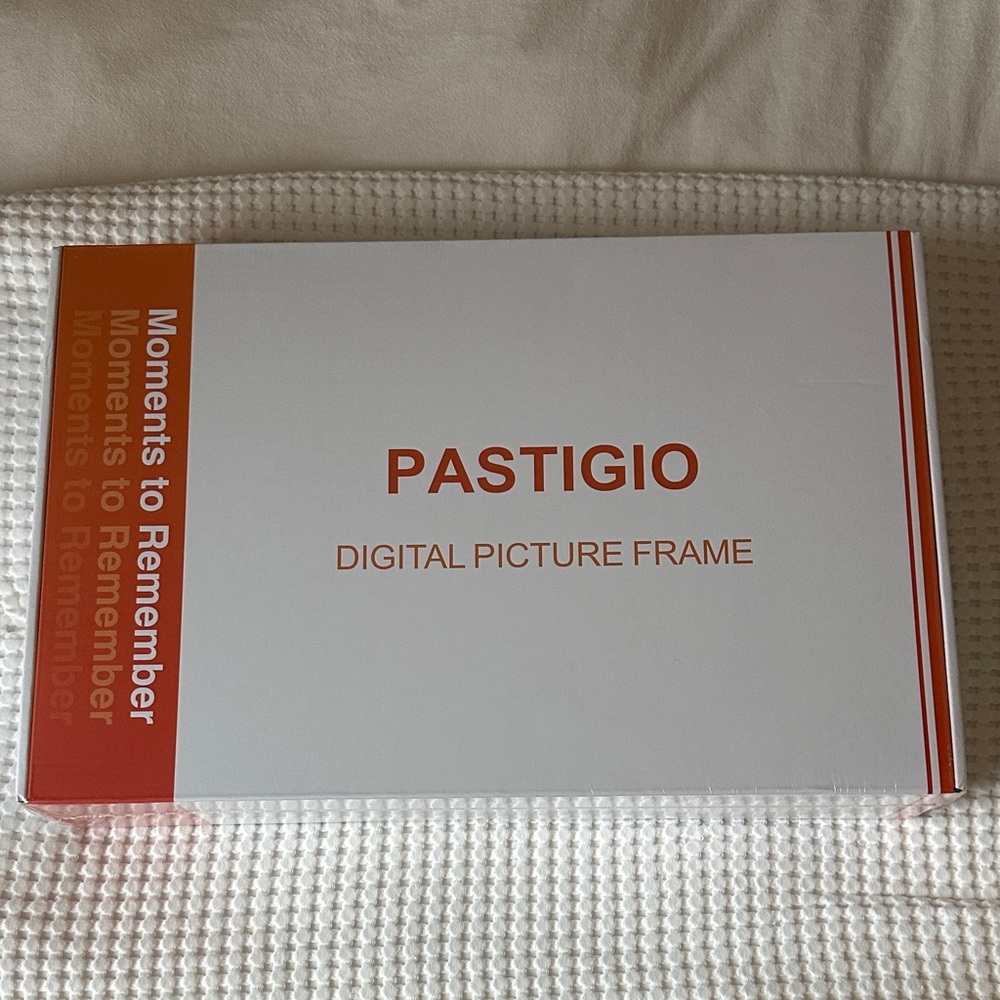 NWT Pastigio Digital Picture Frame